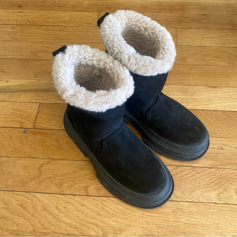 Zara kids shoes        size EU 31